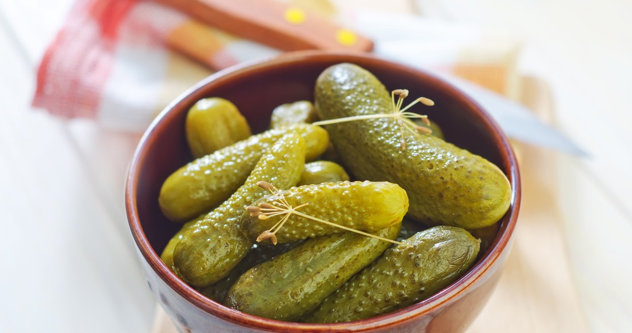 Pickled cucumbers are rich in lactic acid, which regulates the skin's pH and has an exfoliating effect.