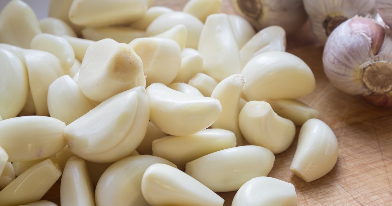 Garlic is used in many Polish dishes. /123RF/PICSEL