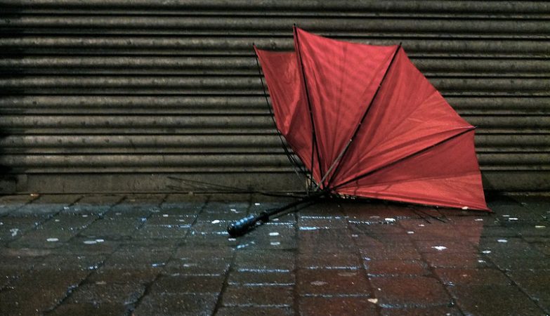 Portugal fell asleep in unusual heat and woke up to a gale