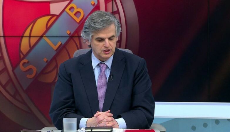 Sports commentator Pedro Guerra, Benfica fan.