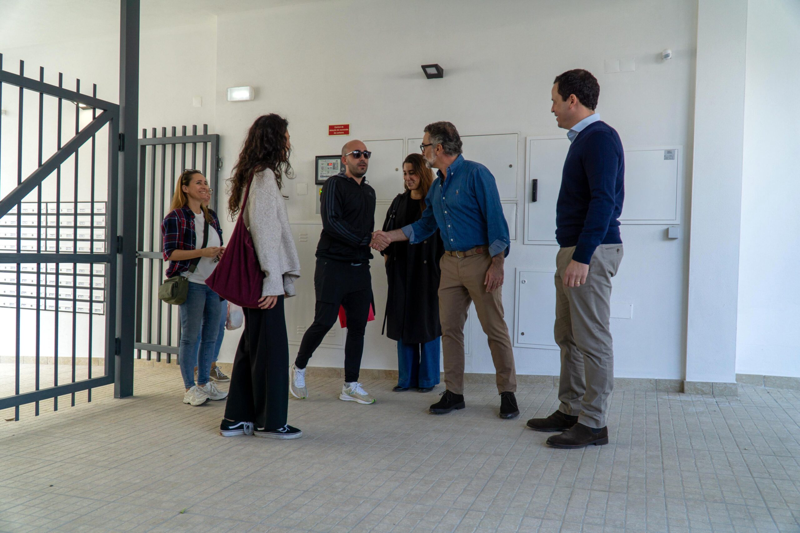 Families from Olhão visit for the first time houses they will soon move to