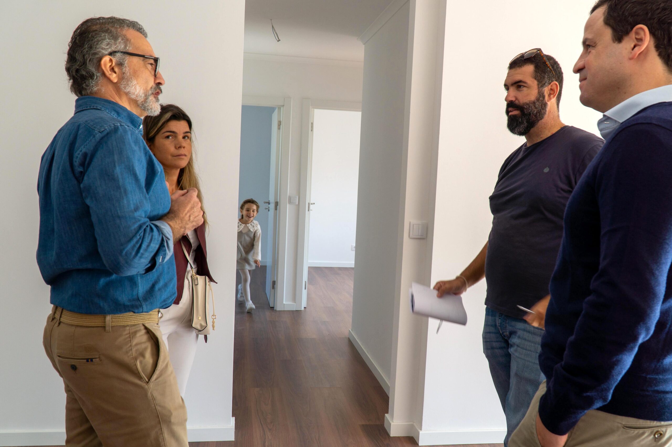 Families from Olhão visit for the first time houses they will soon move to