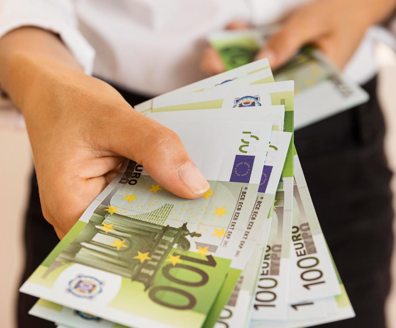 Horoscope for October 2024: 3 zodiac signs will get financial success