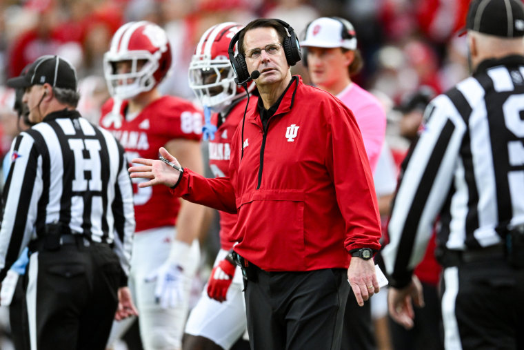 Indiana Hoosiers head coach Curt Cignetti