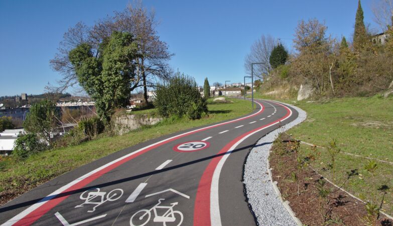 Cycle paths: 16 approved, R$7 million – and none are built. "Absurd"