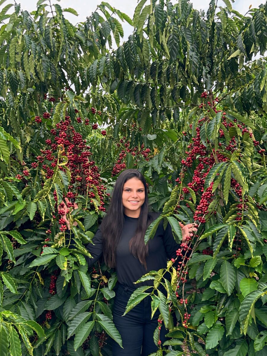 Psychologist from Acre, elected Miss Café Acre 2024, receives the title of Girl Coffee International