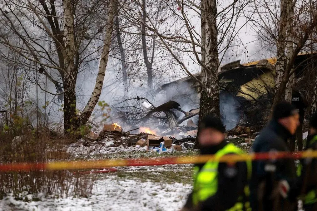 DHL Boeing 737 crash in Lithuania fits into Russia's "destabilization and division" pattern. Germany does not exclude sabotage