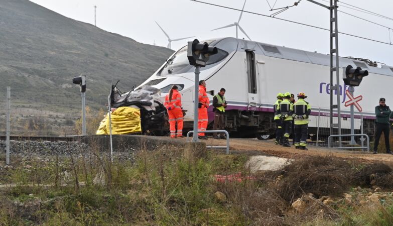 Train accident in Spain kills two Portuguese