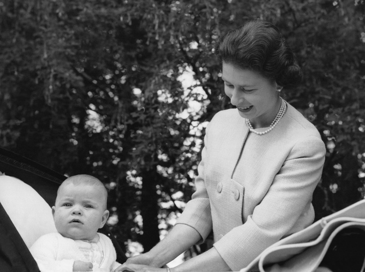 What kind of mother was Elizabeth II to her children?