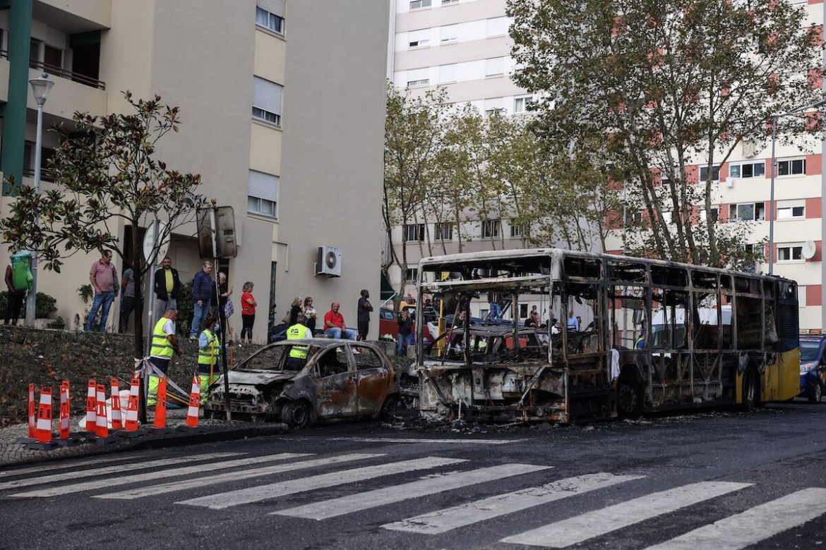 PJ arrests suspects of injuring bus driver set on fire PJ arrests suspects of injuring bus driver set on fire during riots in Lisbon