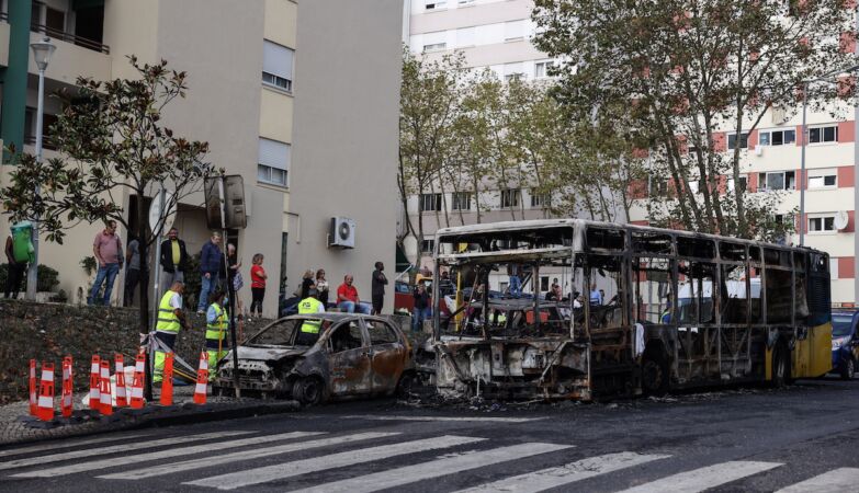 PJ arrests suspects of injuring bus driver set on fire during riots in Lisbon