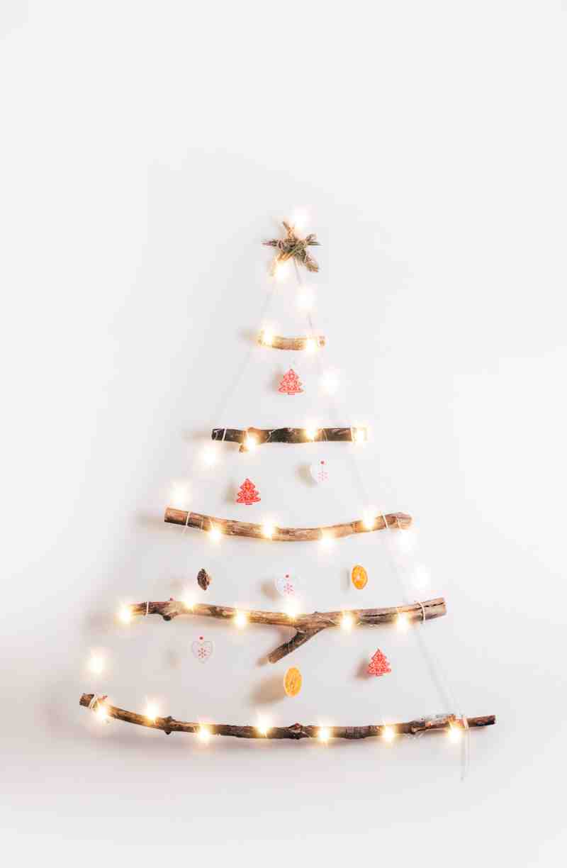 DIY wall tree 2024: creative recycling