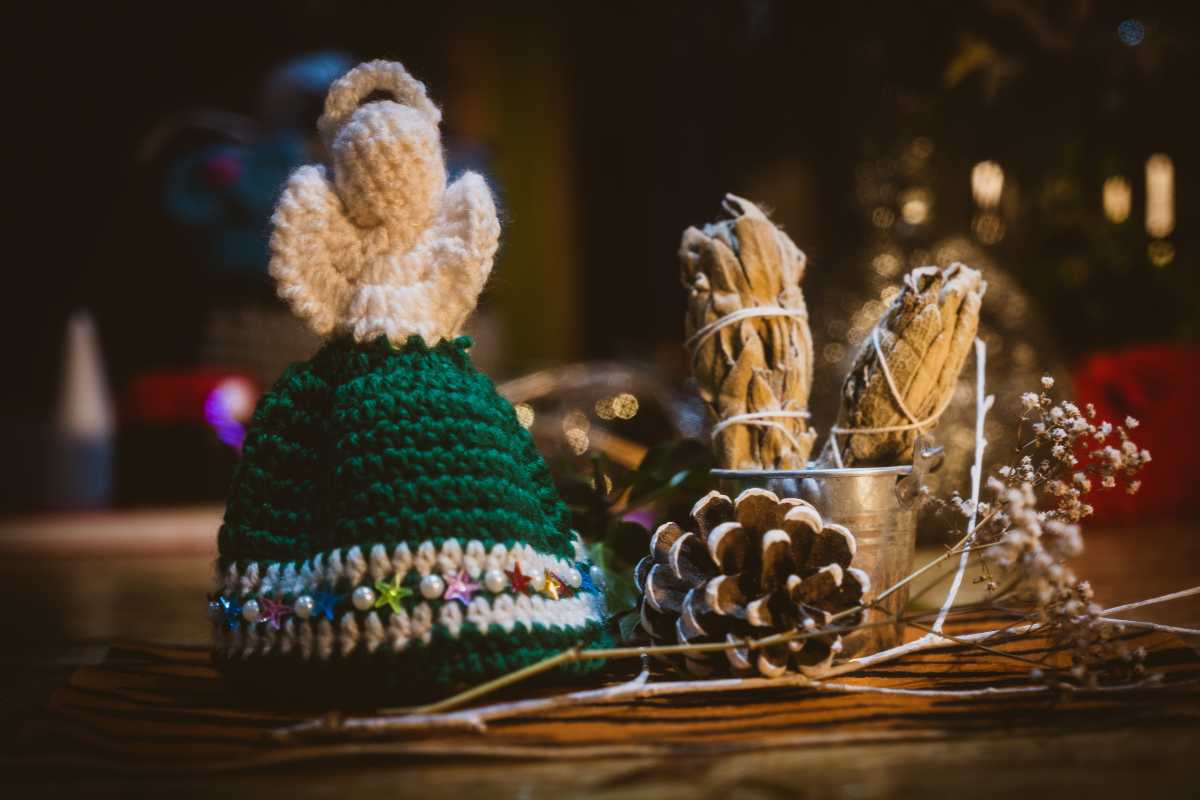 Christmas decorations made with the art of crochet