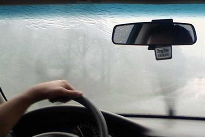Fogged car windows? This product costs less than €3 and solves the problem