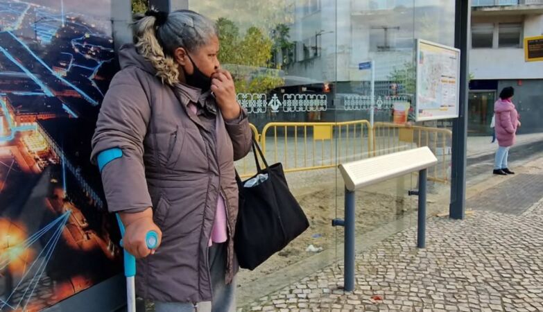 “Hostile architecture” in Lisbon: It’s not enough to seat people, but it’s enough for advertising