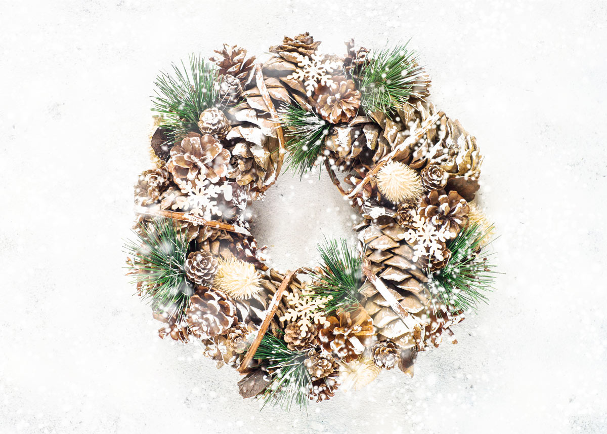 wreath with pine cones and pine needles