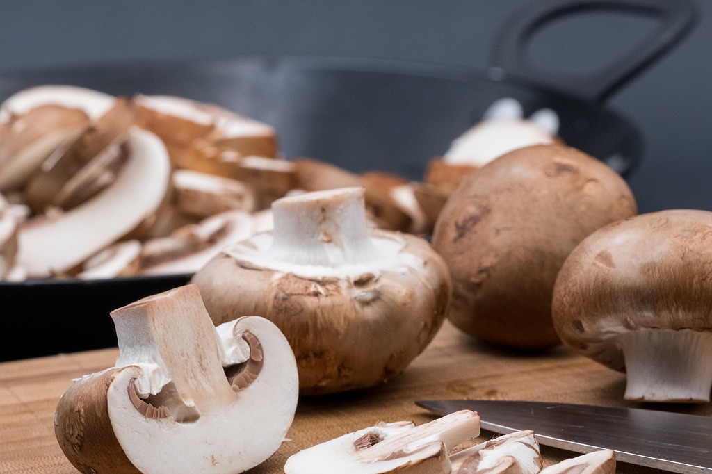 Here are some foods you should not eat with mushrooms