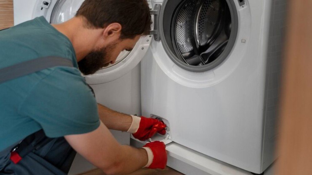 Washing machine leaking water: see why and what to do about it