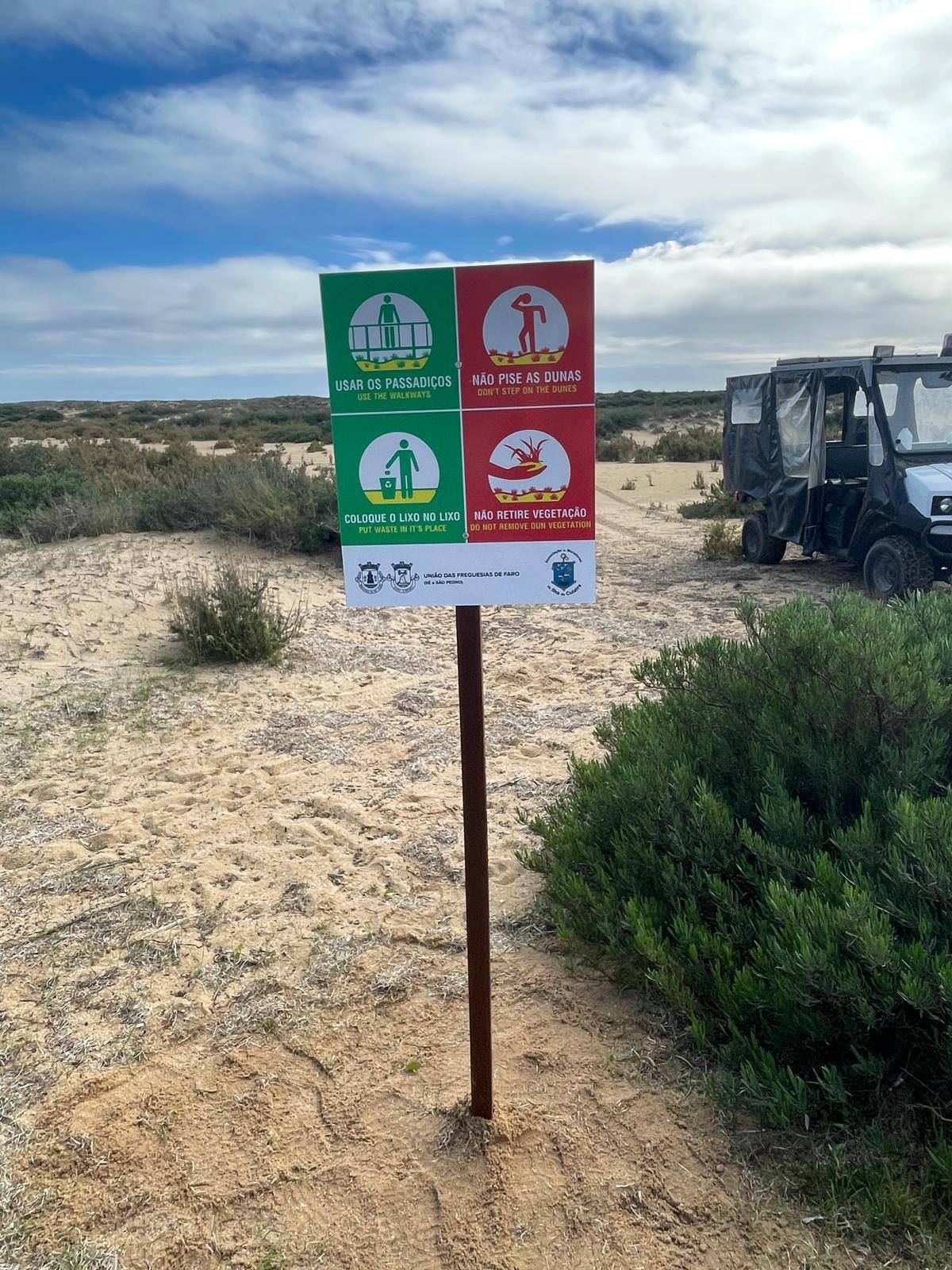 Signs on the islands of Culatra and Ilha Deserta raise awareness of the preservation of dunes