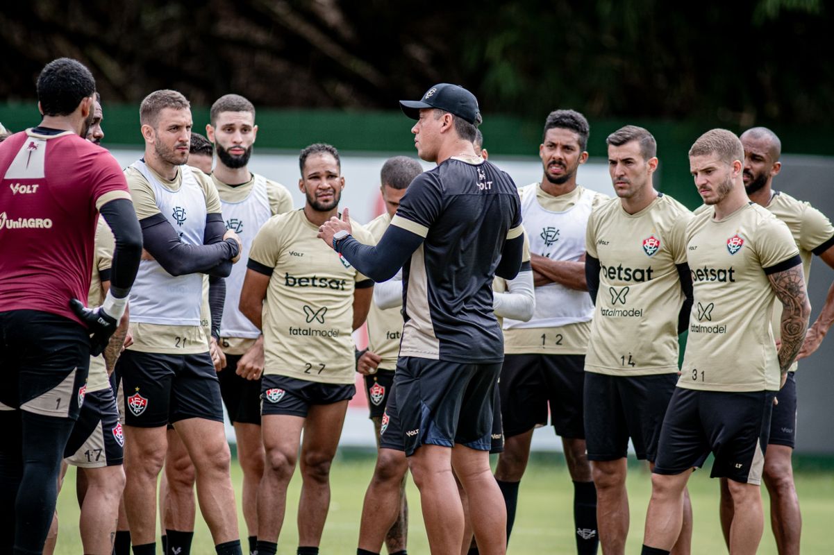 Thiago Carpini is confident in Vitória's permanence and plans to fight until the end