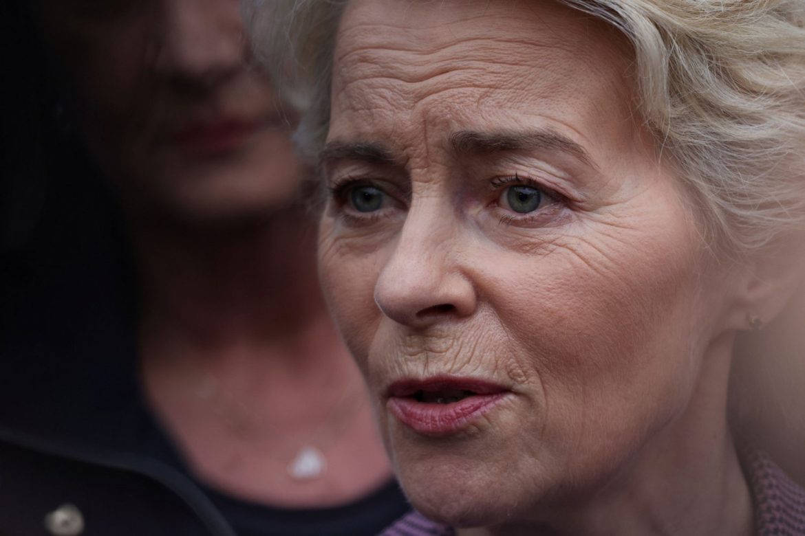 The rift between the Eurosocialists and the EPP squeezes Von Η ρήξη Ευρωσοσιαλιστών και ΕΛΚ στριμώχνει την Φον ντερ Λάιεν – Ο ρόλος της (ακρο)δεξιάς