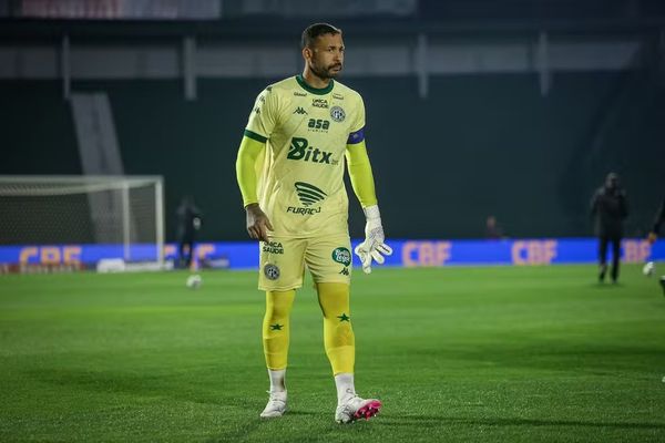 Vladimir, Guarani goalkeeper