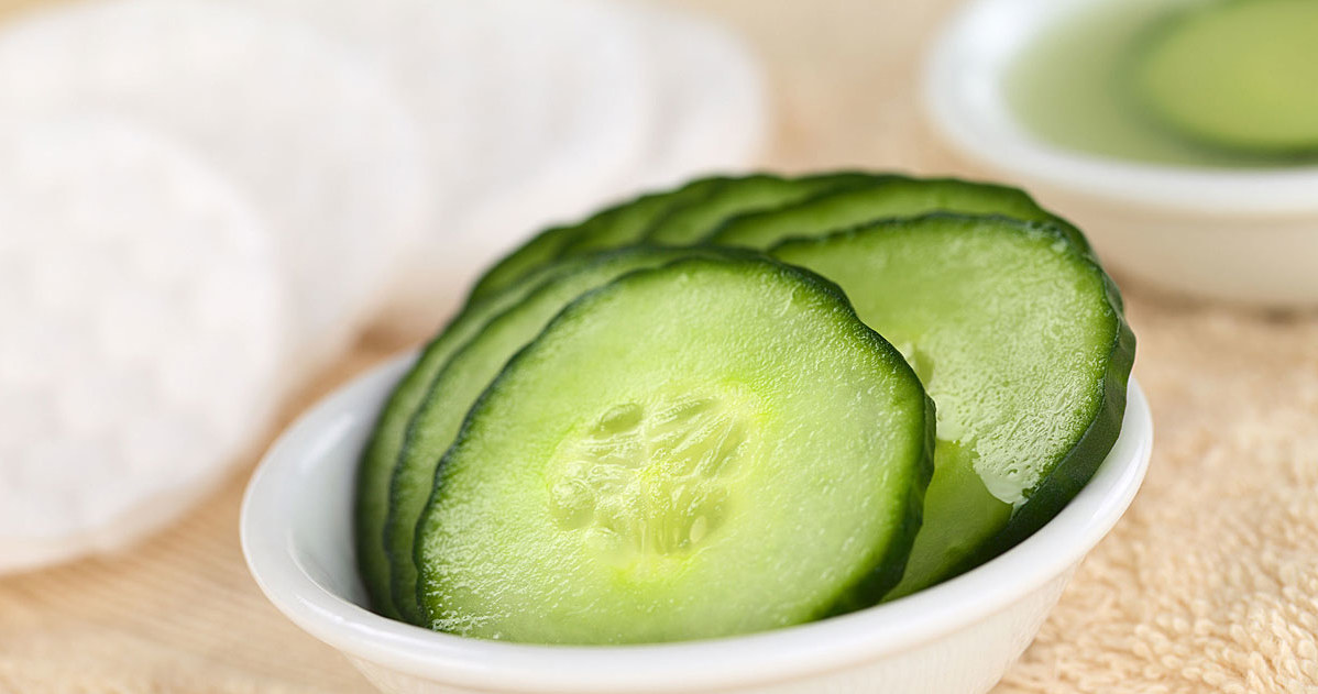 Combine the cucumber with egg white. This way you will receive a mask that will help reduce the visibility of wrinkles around the mouth. /123RF/PICSEL