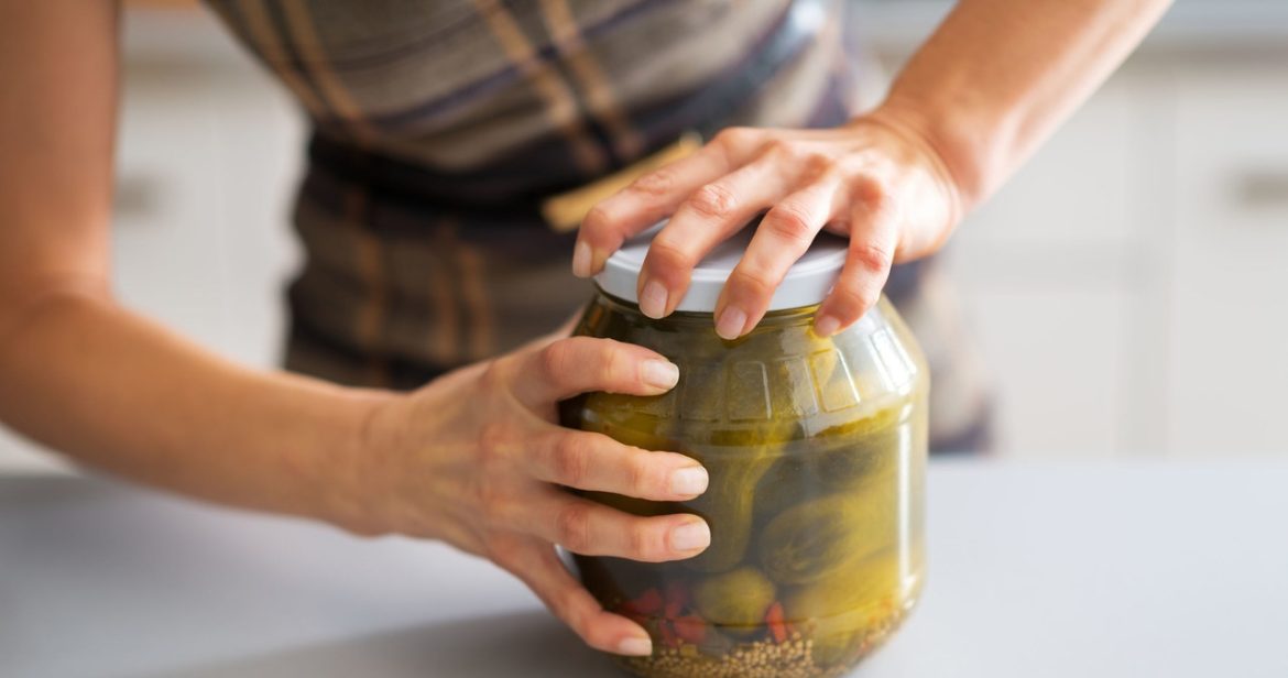 A sucked jar will never be a problem again. This A sucked jar will never be a problem again. This way you can unscrew it without any effort