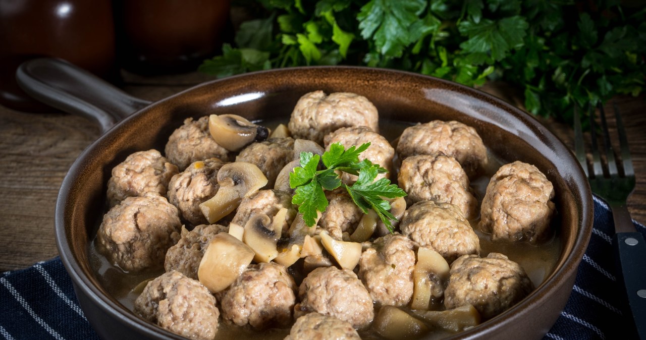 ​Meatballs will always be soft and tender. Replace the flour with this ingredient