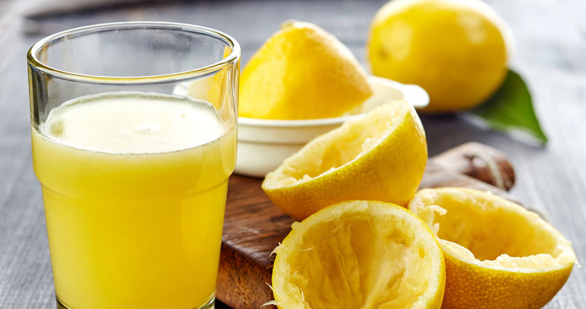 Lemon juice is an effective bleach /123RF/PICSEL