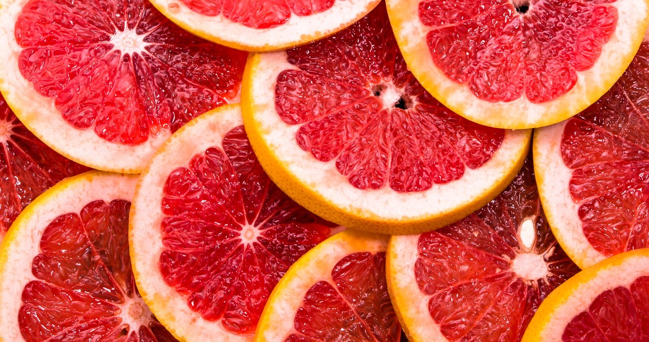 Grapefruit will perfectly enhance the taste of dried compote. Thanks to it, it will not be too sweet /123RF/PICSEL
