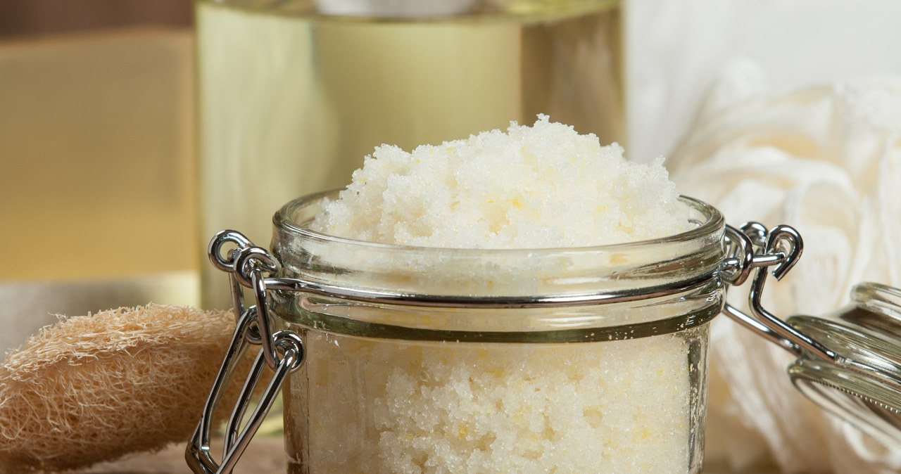 Homemade scrub is a good gift idea