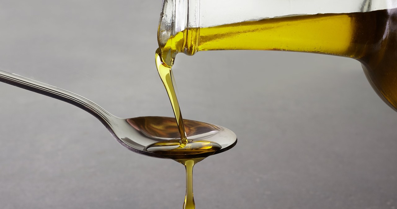 Olive oil can be useful in the kitchen not only for cooking, but also for cleaning the hood /123RF/PICSEL