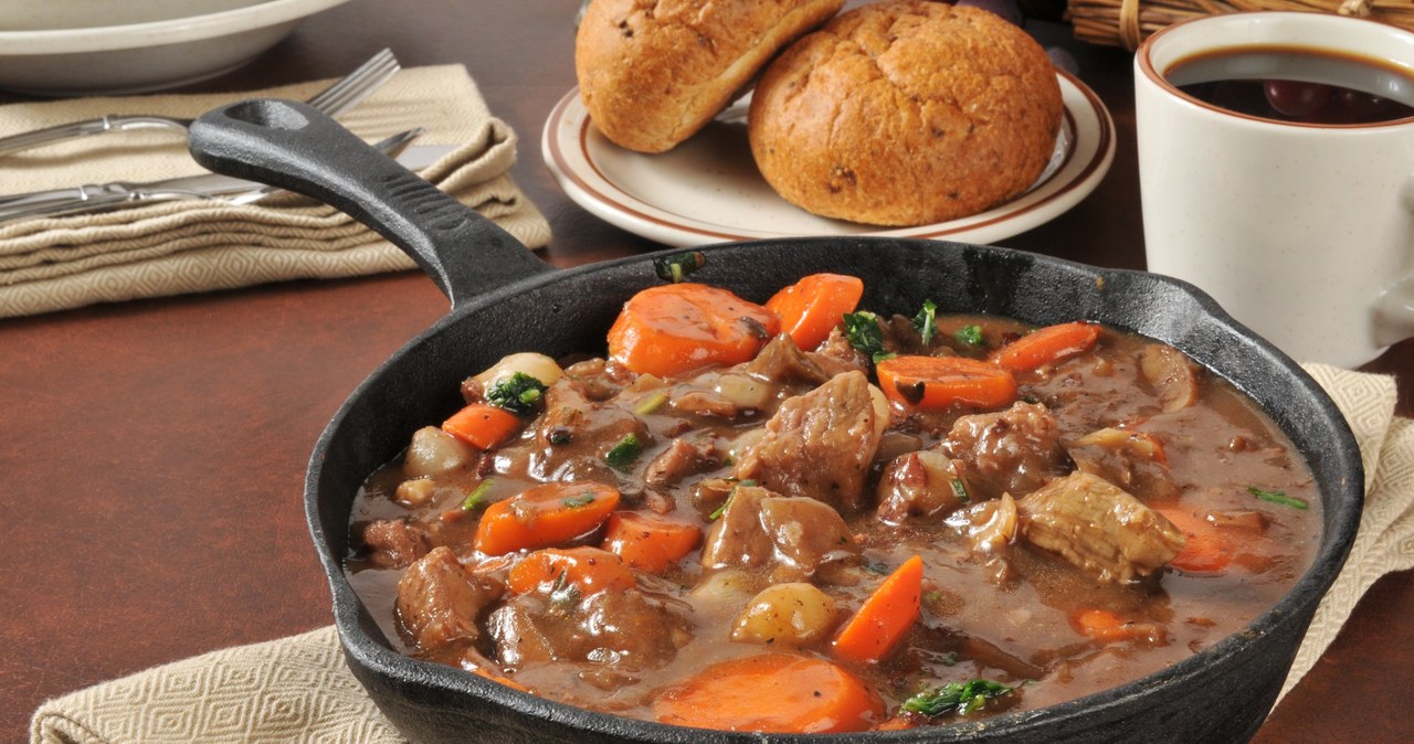 What to add to make the meat in the goulash tender and soft? /123RF/PICSEL