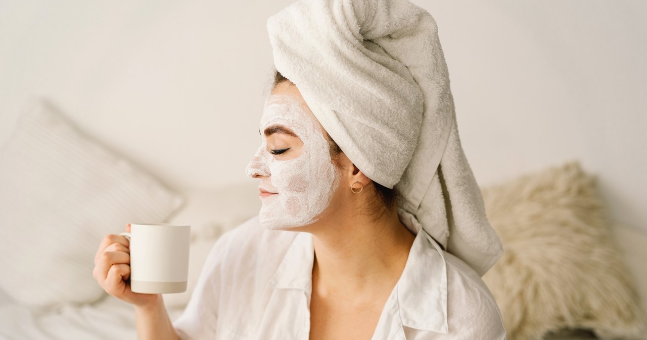 A homemade mask will reduce the visibility of enlarged pores /123RF/PICSEL