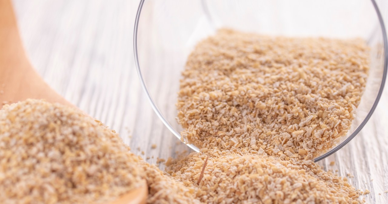 Oat bran, thanks to its high fiber content, provides a long-lasting feeling of satiety after a meal /123RF/Picsel, 123RF/Picsel /INTERIA.PL