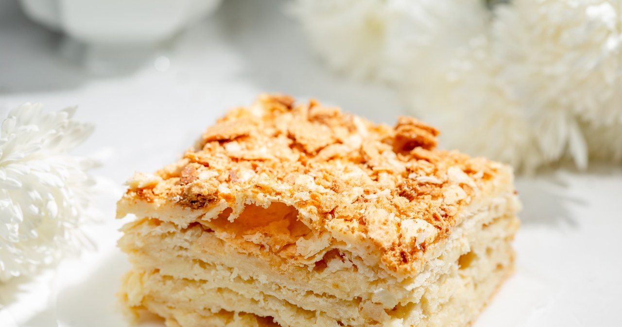 Crispy, vanilla, unique. The Christmas Cloud will be a hit on your table