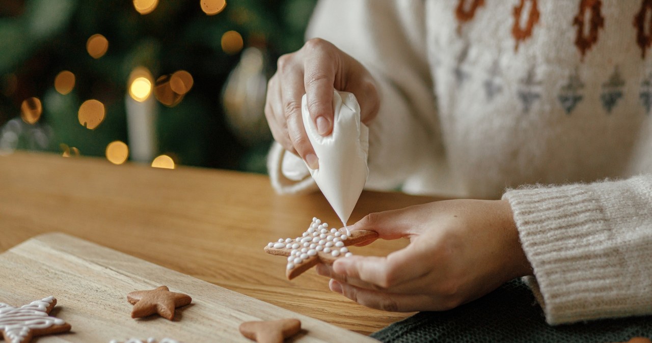 Recipe for gingerbread icing. This addition makes it even better