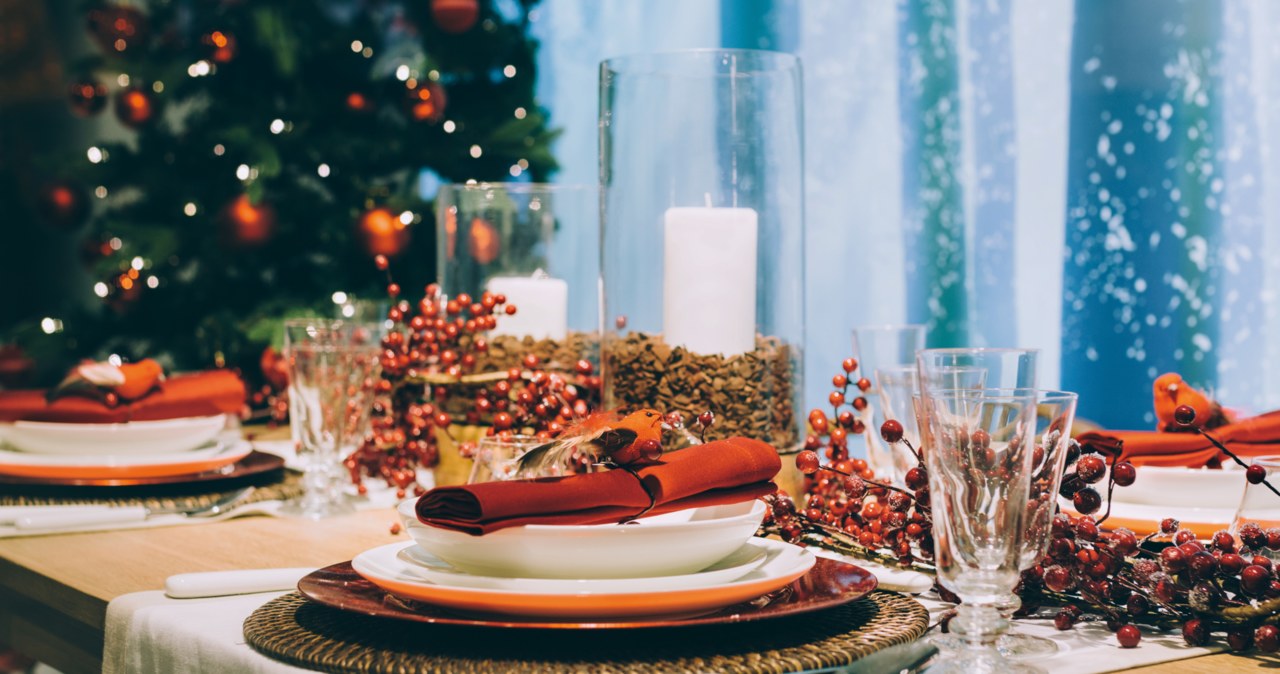 Do it with the cutlery before Christmas Eve. They will shine from a distance