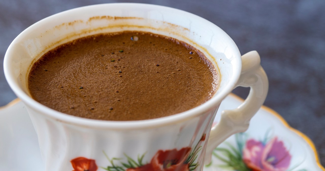 Coffee with this addition helps fight high weight. At the same time, it relieves headaches