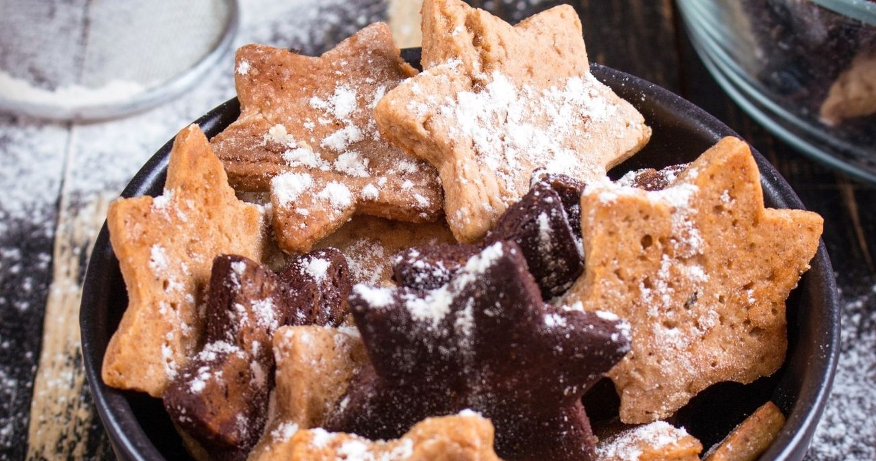 Crackers with poppy seeds. Traditional Christmas Eve cookies from 1913