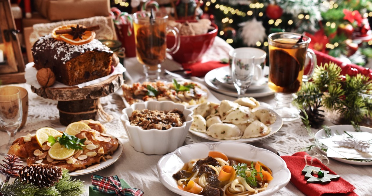 Why are there 12 dishes on Christmas Eve? What does dried compote, cabbage with peas and honey mean?