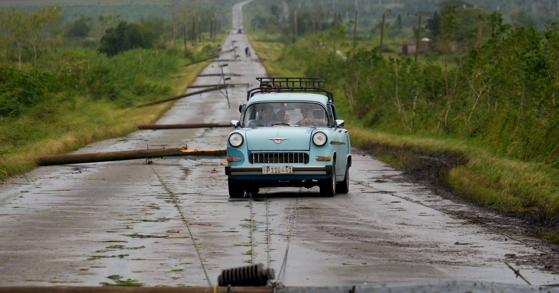 Why is Cuba facing a serious crisis in tourism?