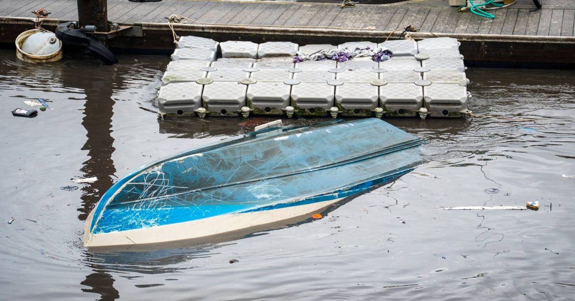 Storm with 18-meter waves and strong winds affects northern California Storm with 18-meter waves and strong winds affects northern California