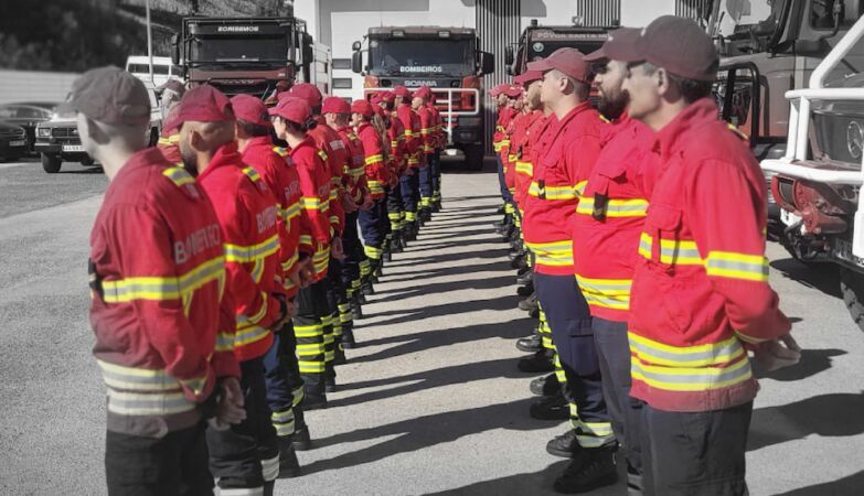 Portuguese trust firefighters more than health professionals, police officers or teachers