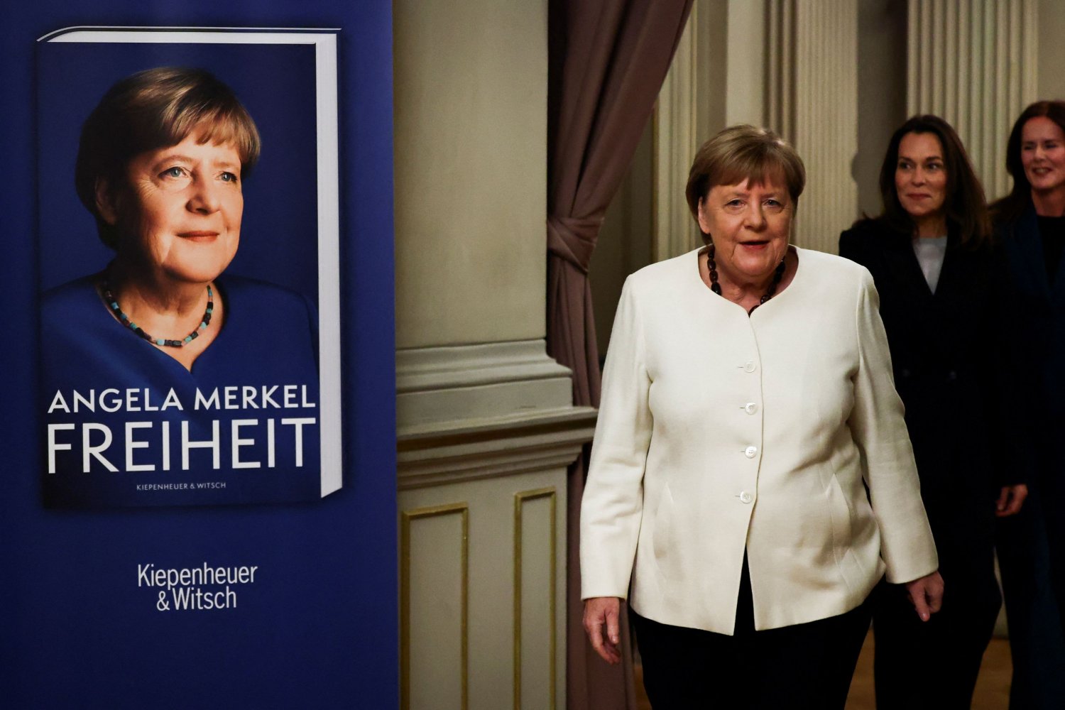 Merkel: Intense criticism of her book - "Arrogance and no self-criticism"