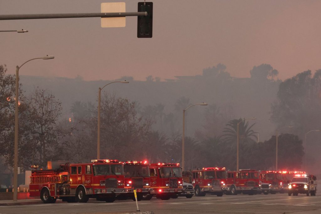 Franklin fire: Fire spreading rapidly near Los Angeles-Evacuations in Malibu