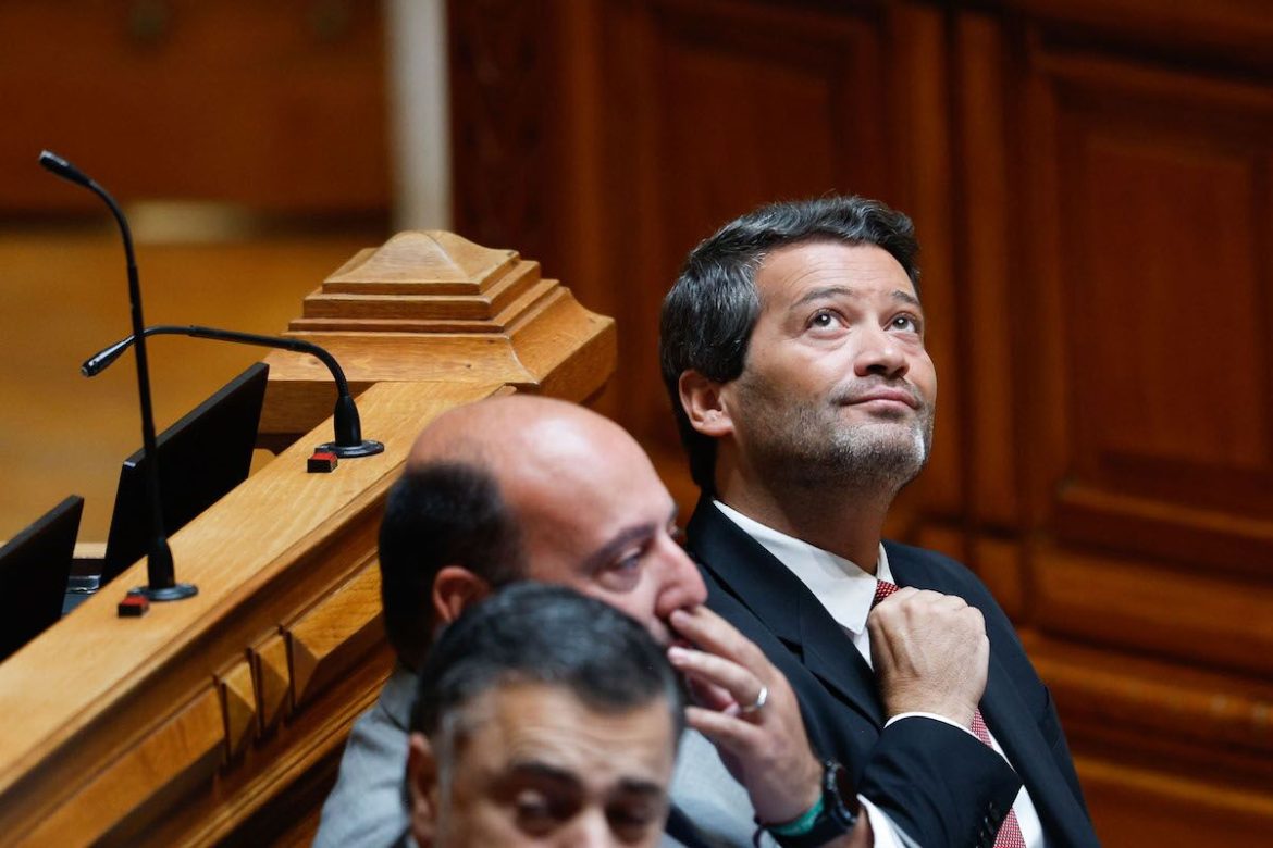 Politicians’ salaries: Enough “can’t refuse” increase. Livre will donate it Politicians' salaries: Enough “can't refuse” increase. Livre will donate it for scholarship