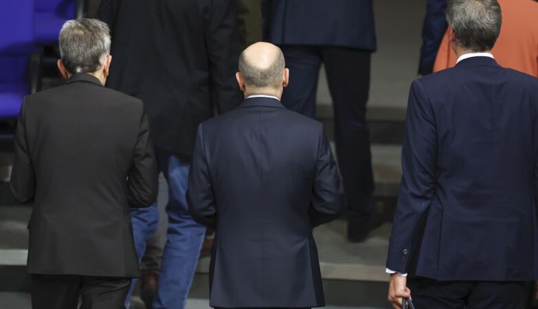 German government falls. CDU favorite for the elections