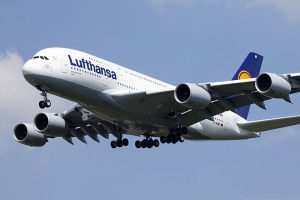 Fee of 1,900 euros per special seat on the plane. It remains to be seen whether the passengers line up